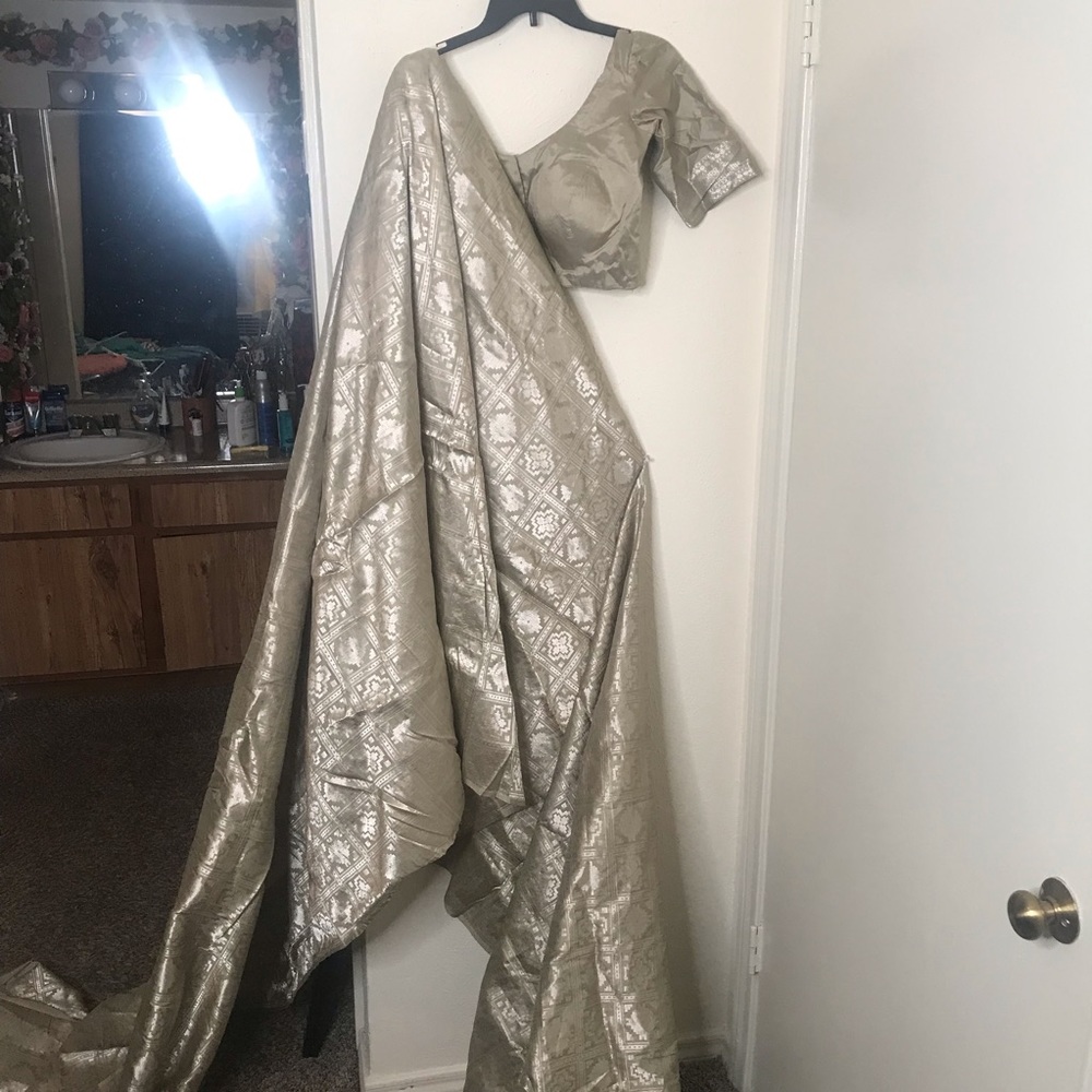 Outfit Set: Indian Fashion